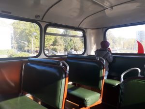 Oldtimer-Bus von innen